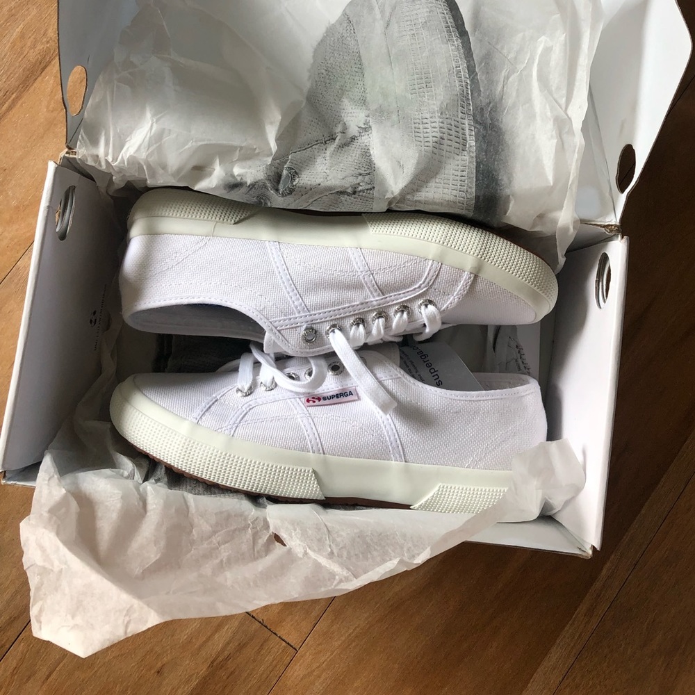 2750 Cotu Classic Sneaker in White (brand new! never worn!)